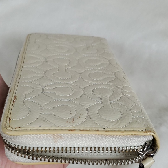 Coach cream leather wallet zipper fly - Picture 6 of 8